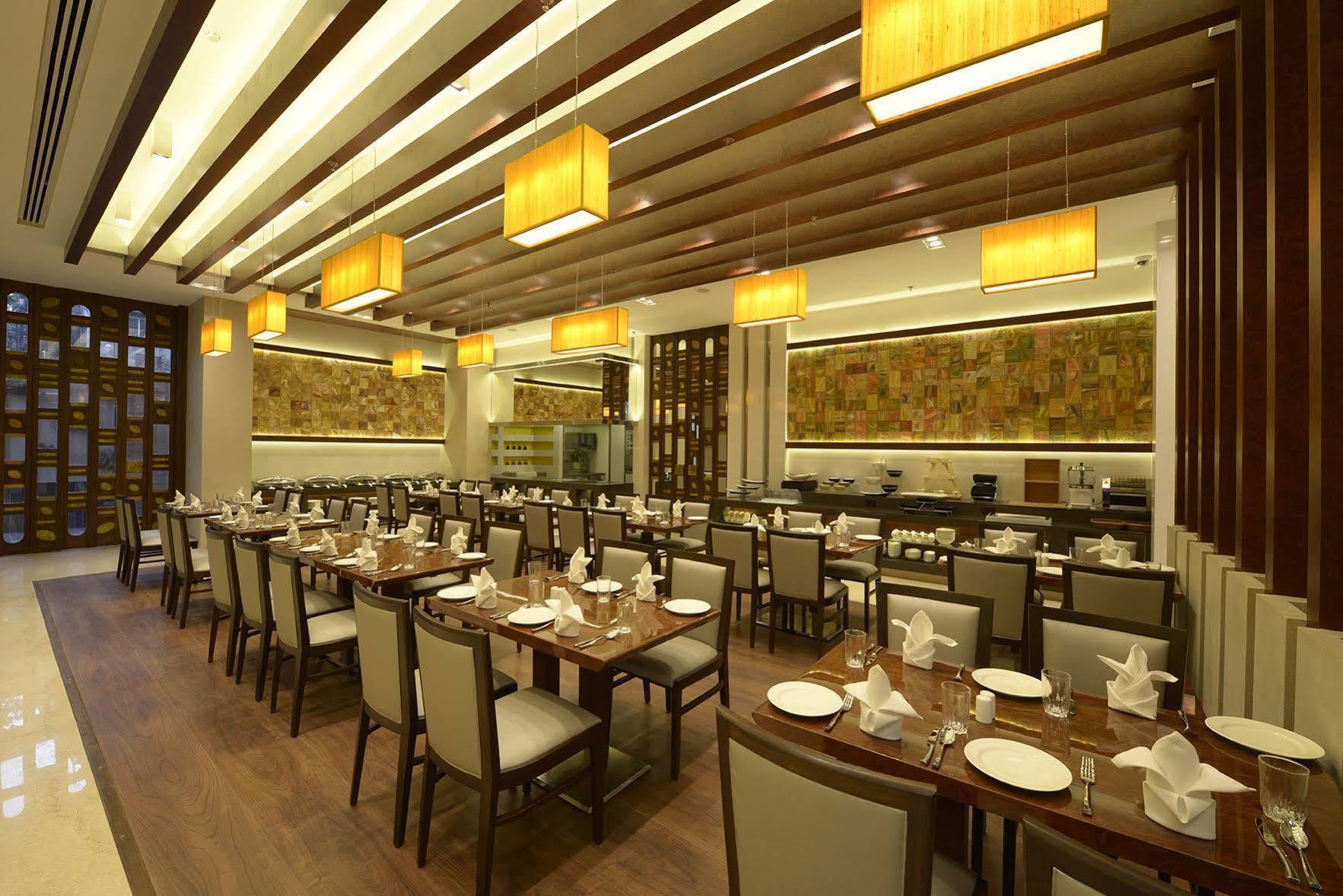 Genesis Hotel Near Mumbai Airport Zewnętrze zdjęcie